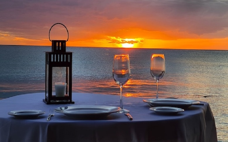 Nearby Luxurious Restaurants In Wineglass Beach
