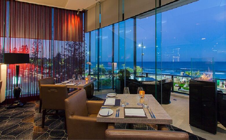 Nearby Luxurious Restaurants To Burleigh Head Beach