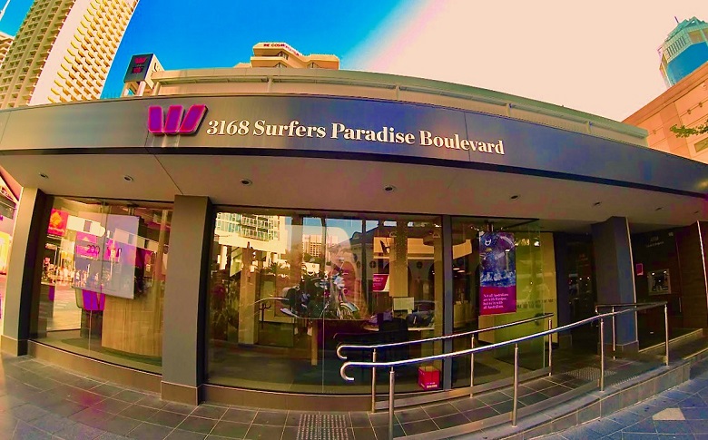 Banks In Nearby Proximity To Surfers Paradise Beach