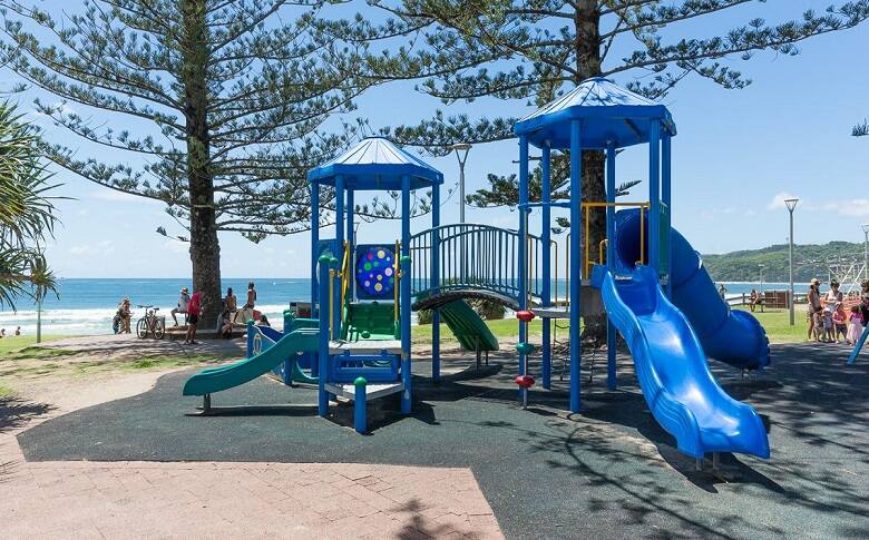 Entertainment On Byron Bay Main Beach