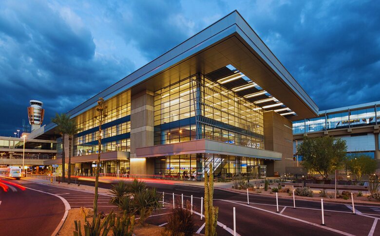 Phoenix Sky Harbor International Airport (PHX)